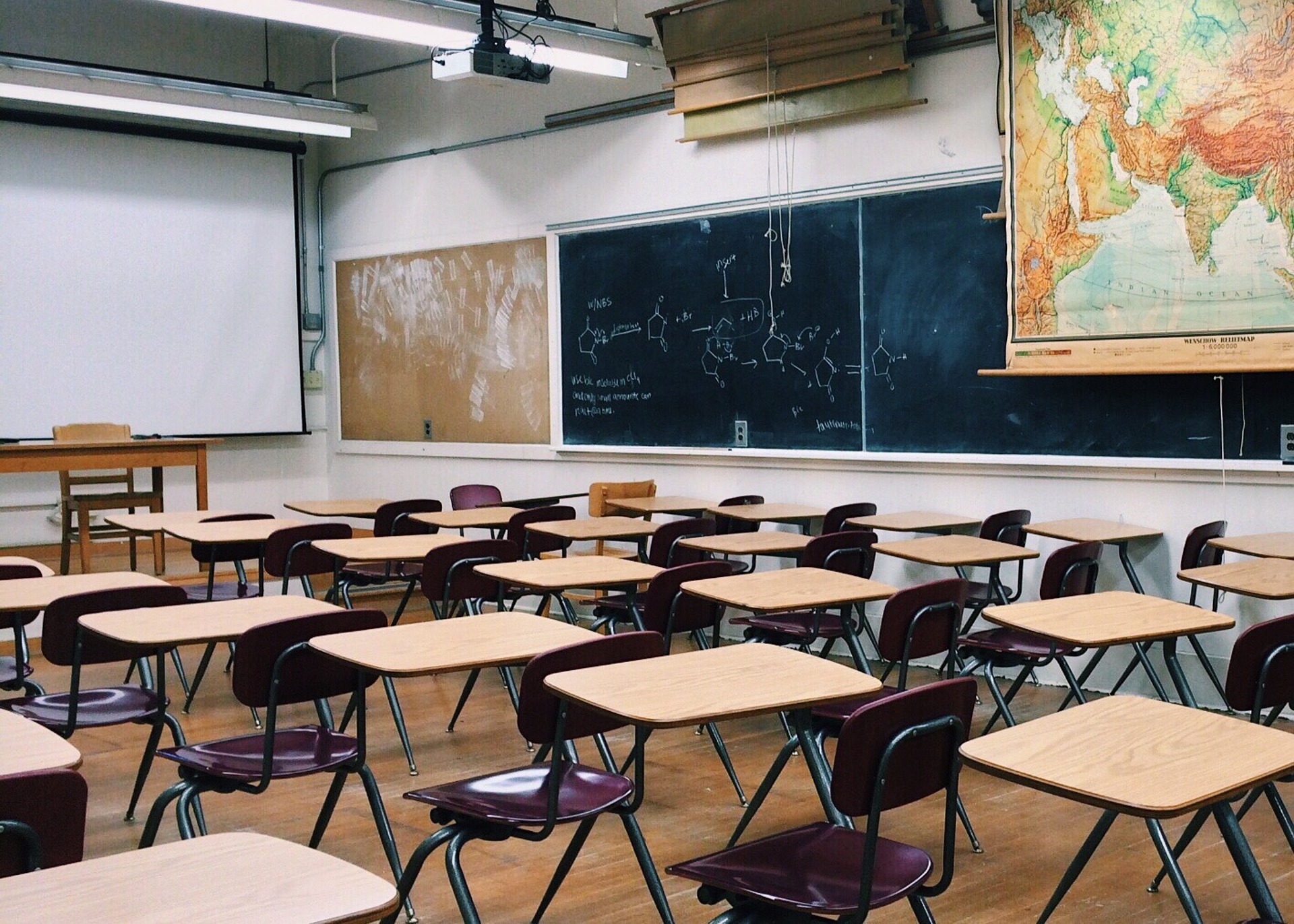 L’infermiere scolastico:  ruoli e proposte per la realtà italiana